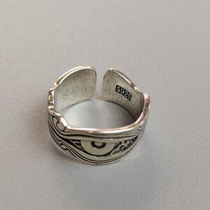 Second-hand women's classic vintage rings